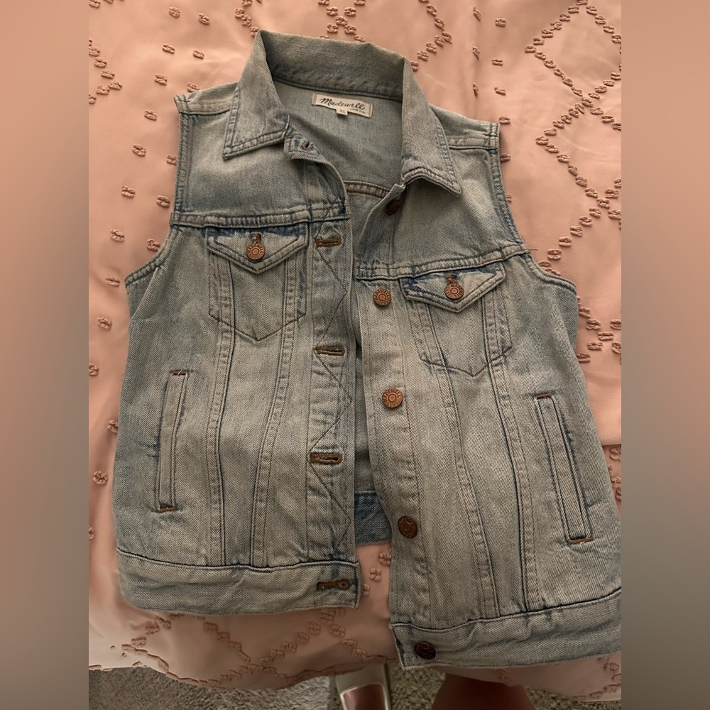 Madewell vest. Super cute and great condition. XS